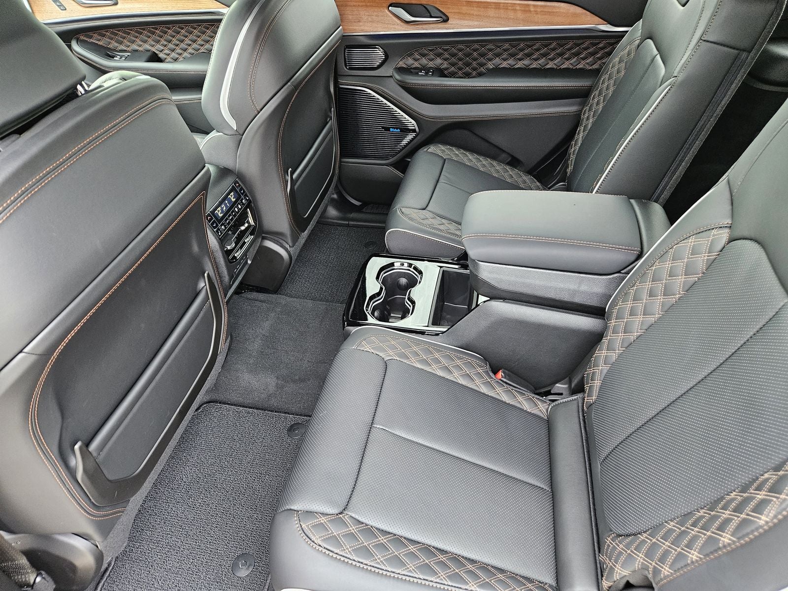 2026 Jeep Grand Cherokee L GRAND CHEROKEE L SUMMIT 4X4