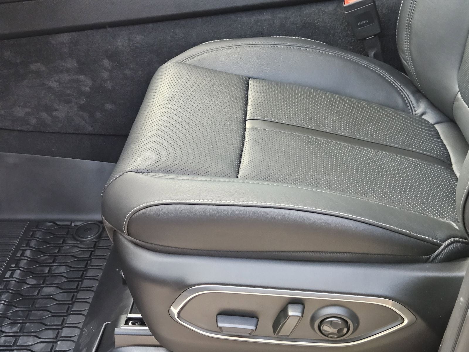 2026 Jeep Grand Wagoneer GRAND WAGONEER UPLAND 4X4