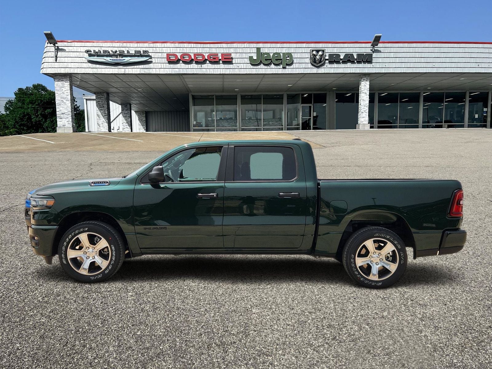 2026 RAM Ram 1500 RAM 1500 EXPRESS CREW CAB 4X2 5'7' BOX