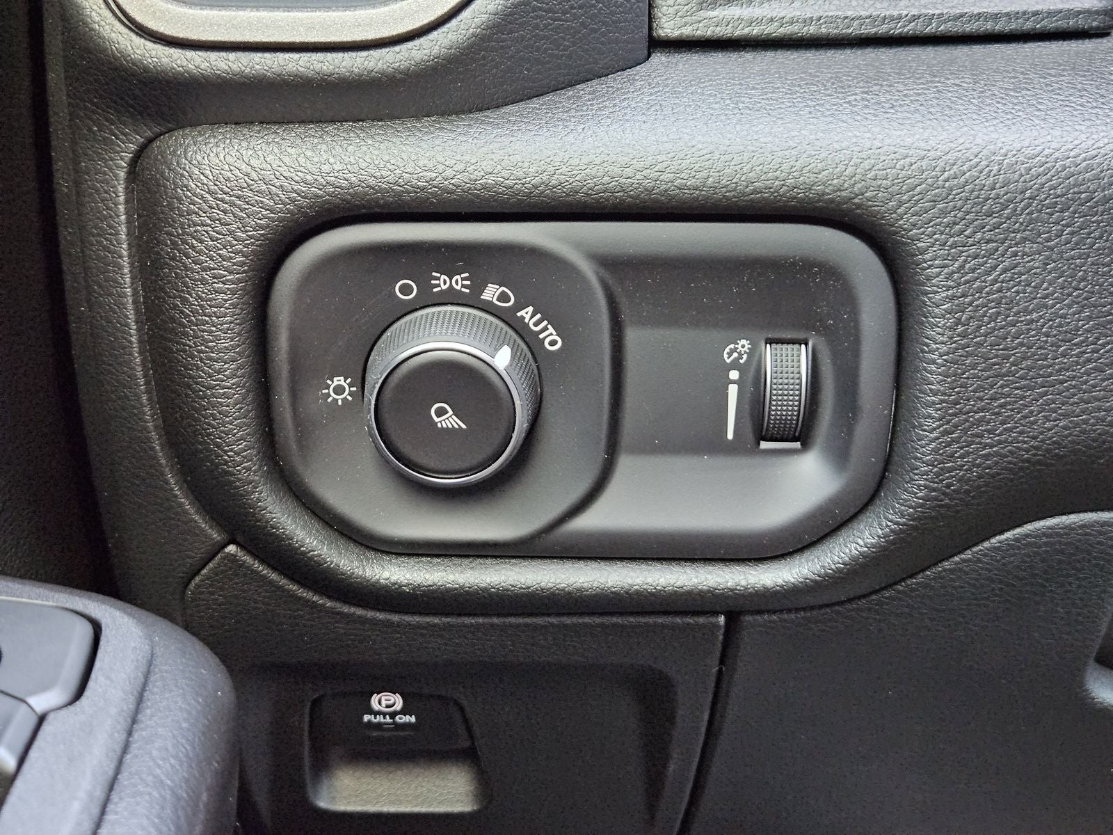 2026 RAM Ram 1500 RAM 1500 TRADESMAN QUAD CAB 4X2 6'4' BOX