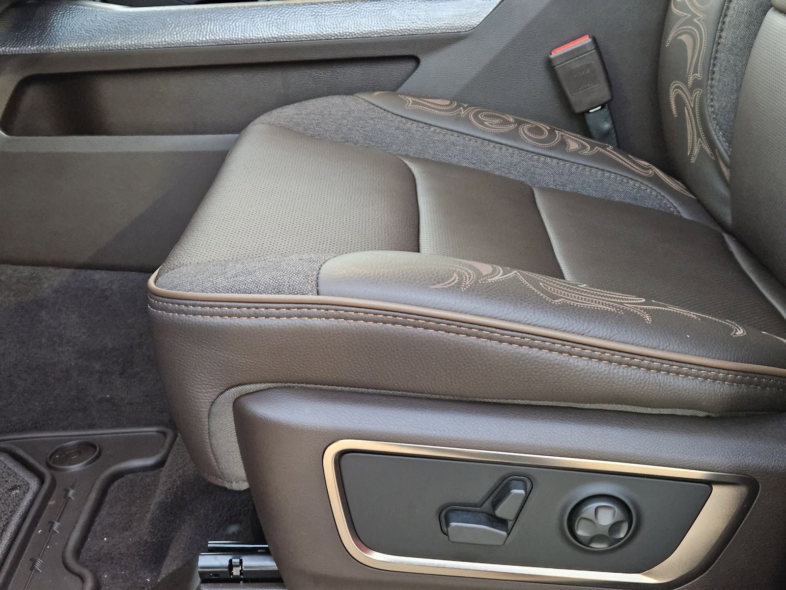 2026 RAM Ram 1500 RAM 1500 LIMITED LONGHORN CREW CAB 4X4 5'7' BOX