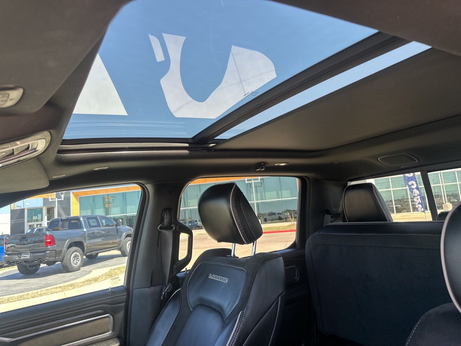 2023 RAM Ram 1500 Laramie Crew Cab 4x4 5'7' Box