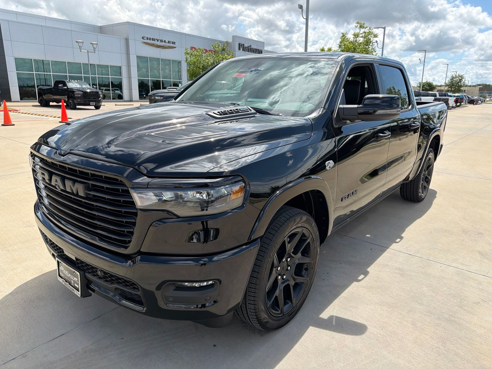 2026 RAM Ram 1500 RAM 1500 LARAMIE CREW CAB 4X4 5'7' BOX