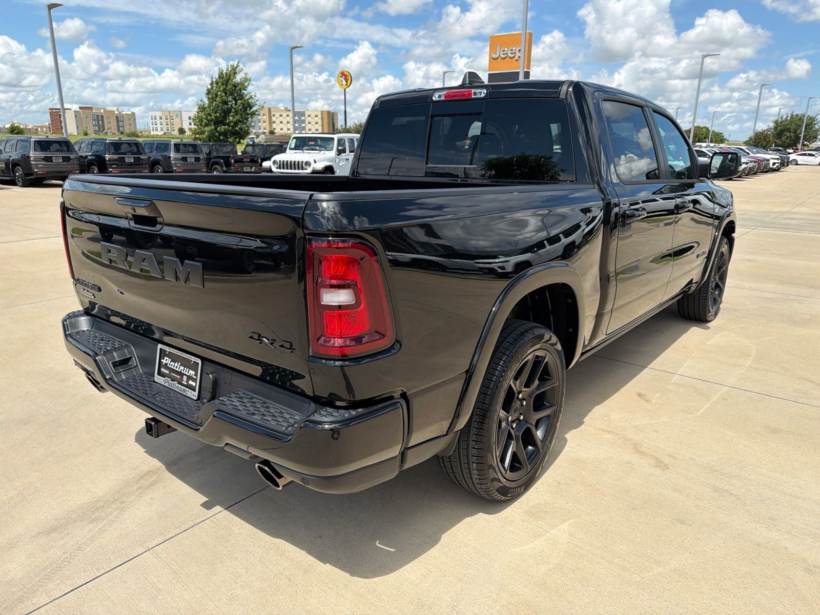 2026 RAM Ram 1500 RAM 1500 LARAMIE CREW CAB 4X4 5'7' BOX