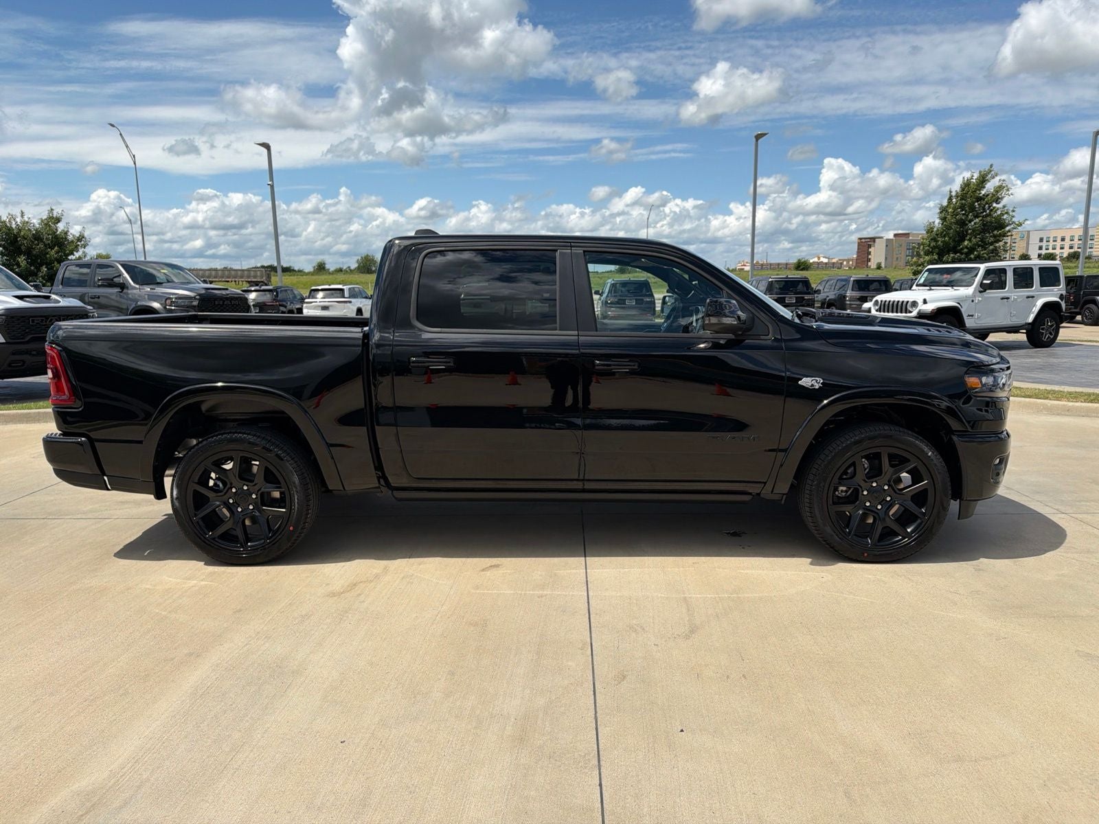 2026 RAM Ram 1500 RAM 1500 LARAMIE CREW CAB 4X4 5'7' BOX