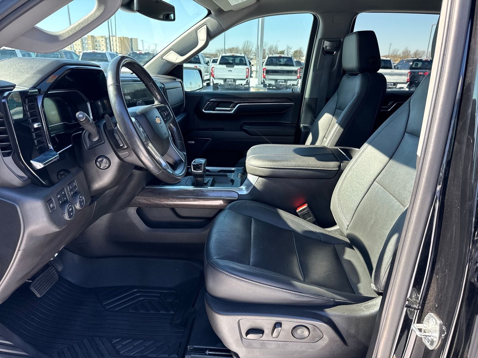 2023 Chevrolet Silverado 1500 4WD Crew Cab Short Bed LTZ