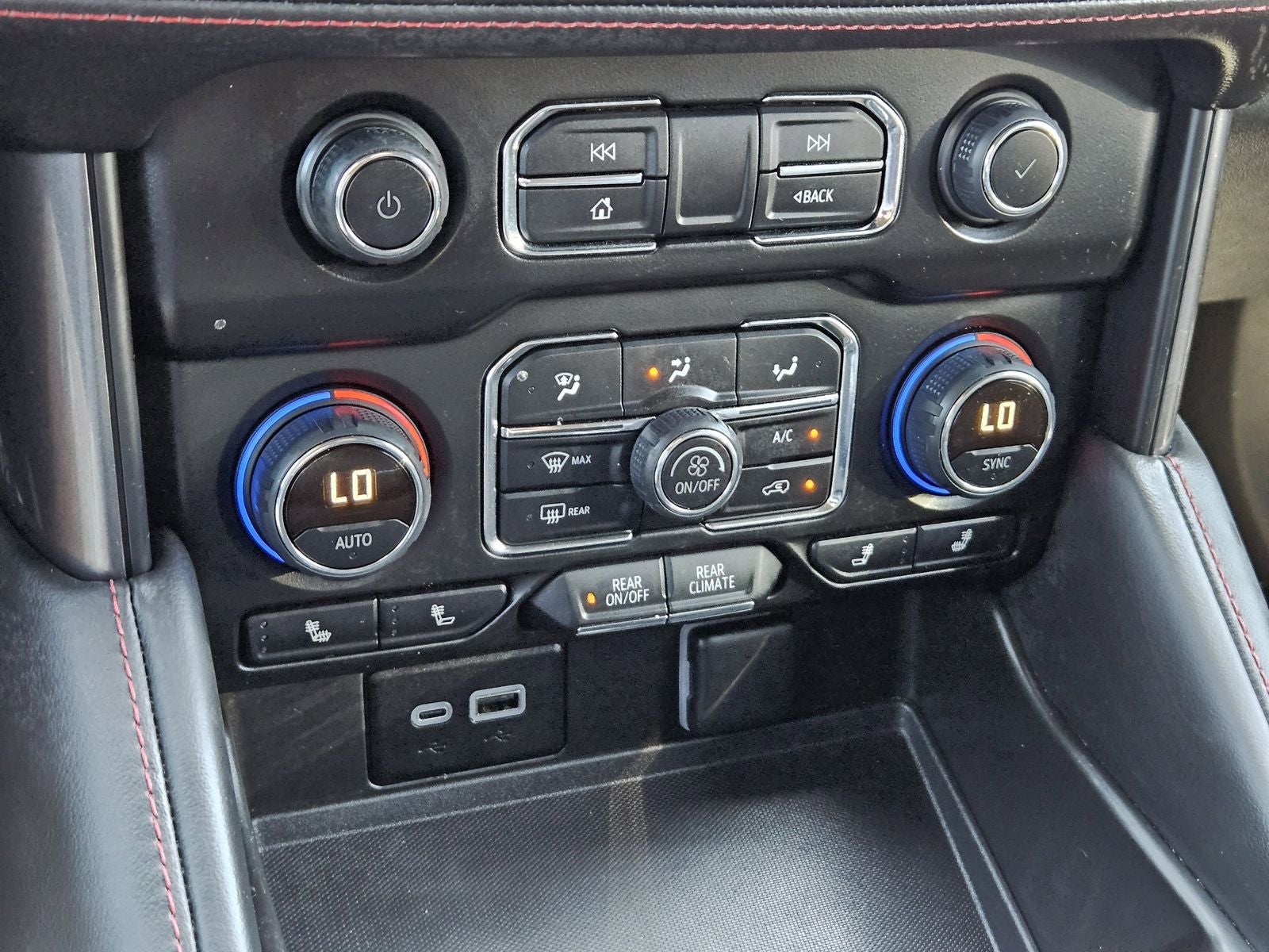 2024 Chevrolet Suburban 2WD RST