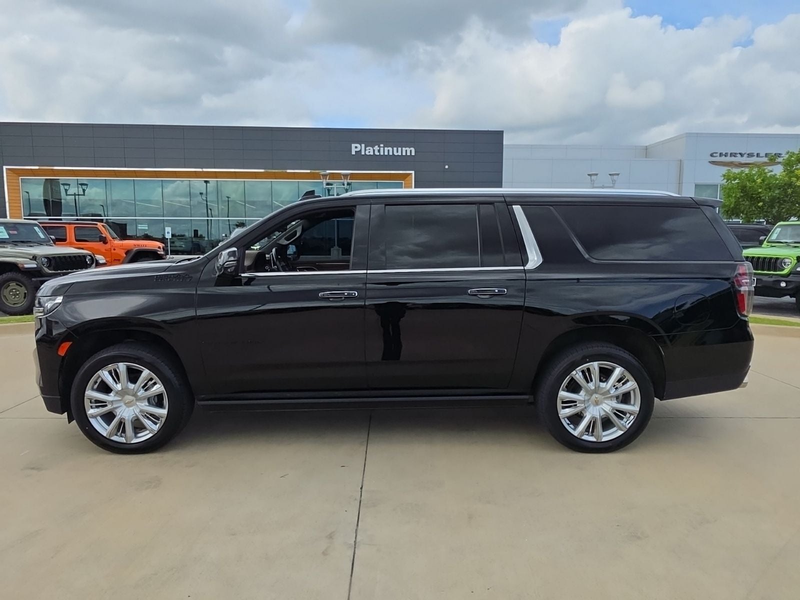 2022 Chevrolet Suburban 4WD High Country