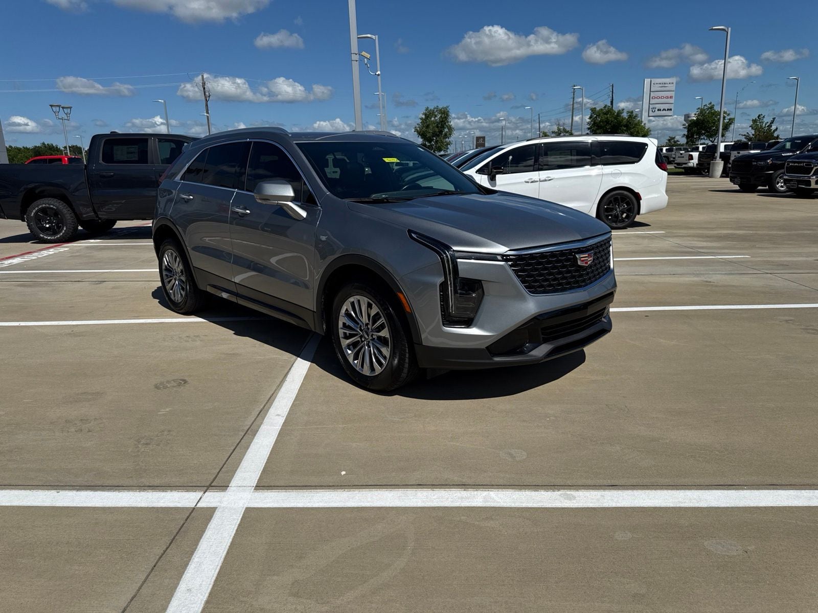 2025 Cadillac XT4 FWD Premium Luxury
