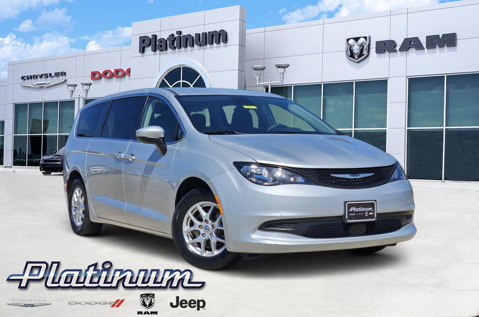 2023 Chrysler Voyager LX