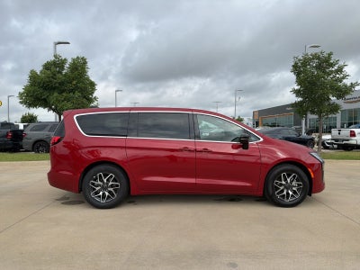 2027 Chrysler Pacifica PACIFICA LIMITED