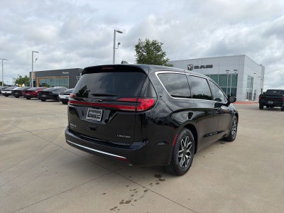 2027 Chrysler Pacifica PACIFICA LIMITED