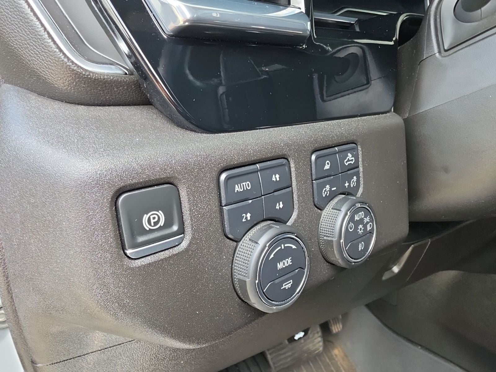 2025 Chevrolet Silverado 1500 4WD Crew Cab Short Bed RST