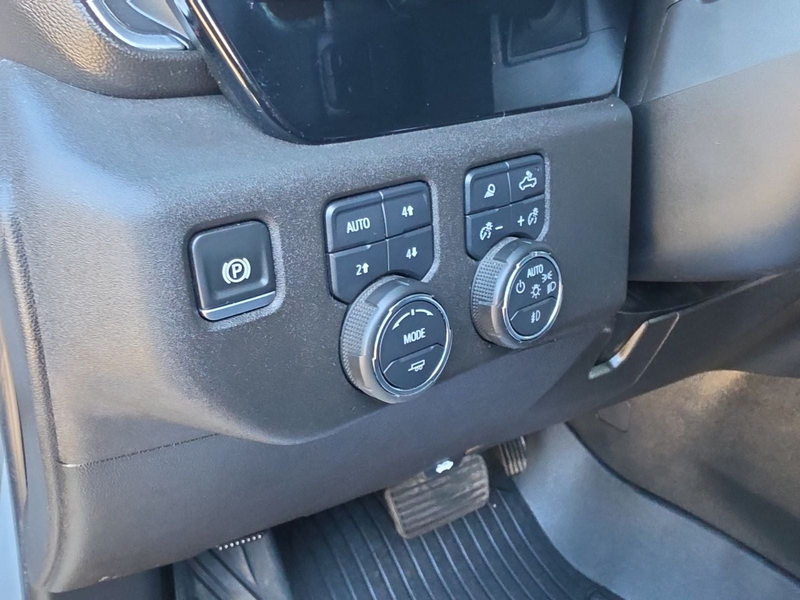 2025 Chevrolet Silverado 1500 4WD Crew Cab Short Bed RST