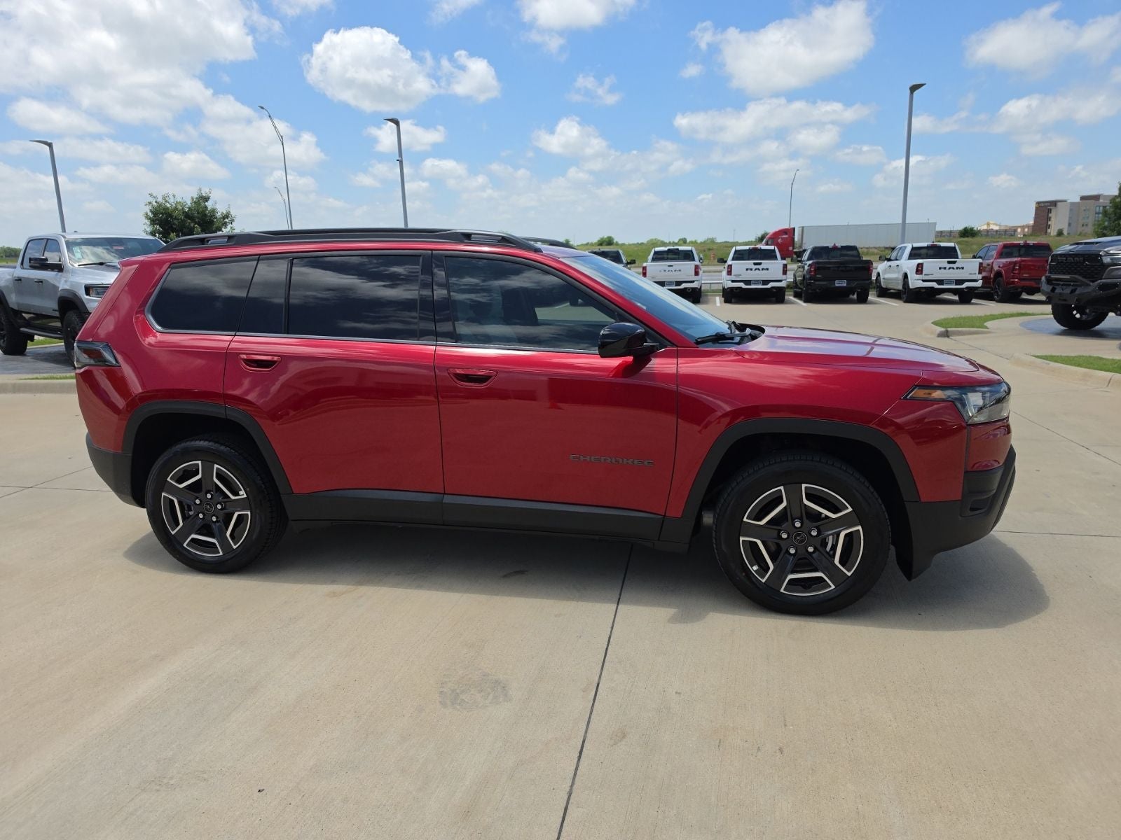2026 Jeep Cherokee CHEROKEE LAREDO 4X4