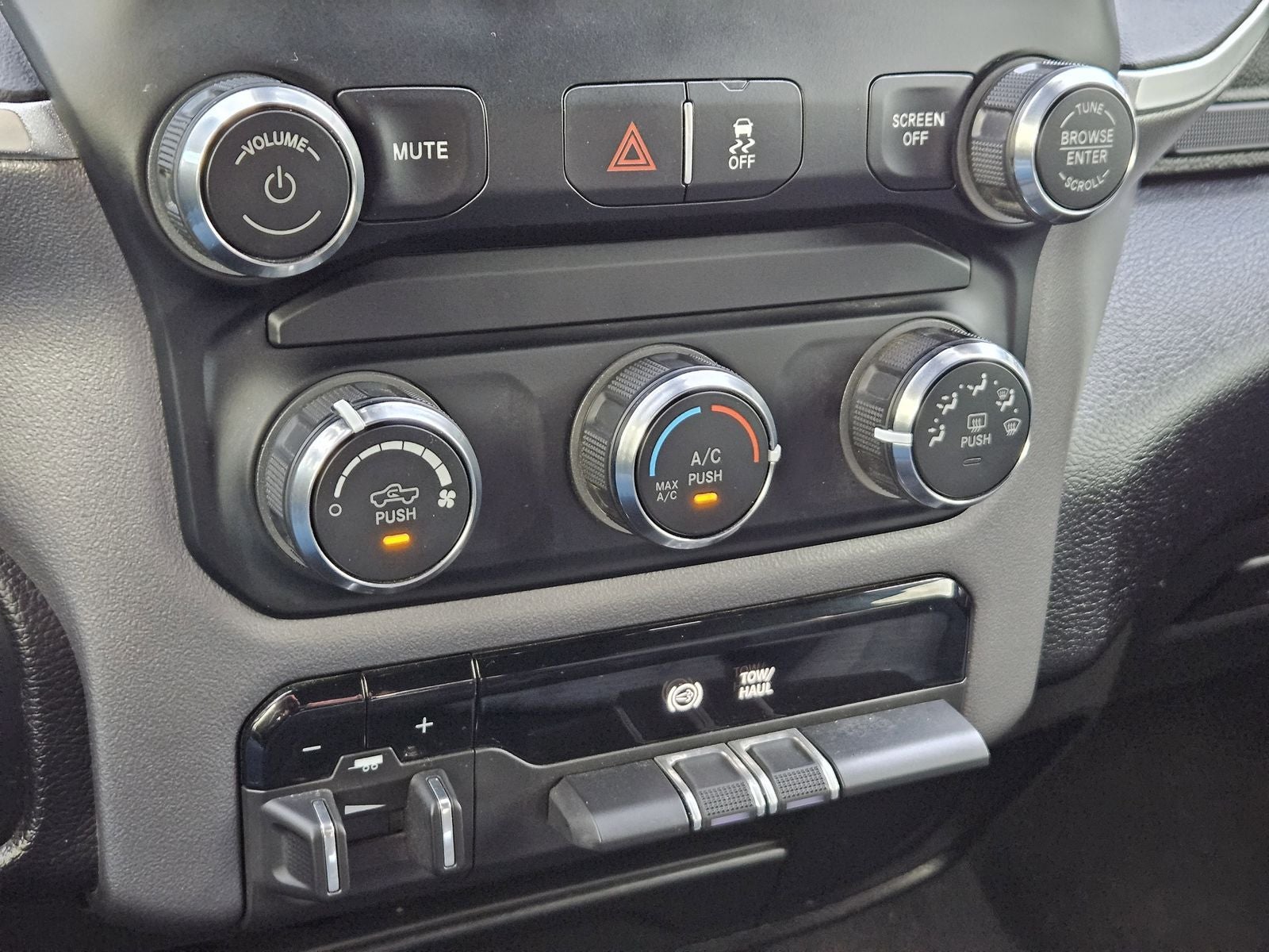 2024 RAM Ram 3500 Big Horn Crew Cab 4x4 8' Box