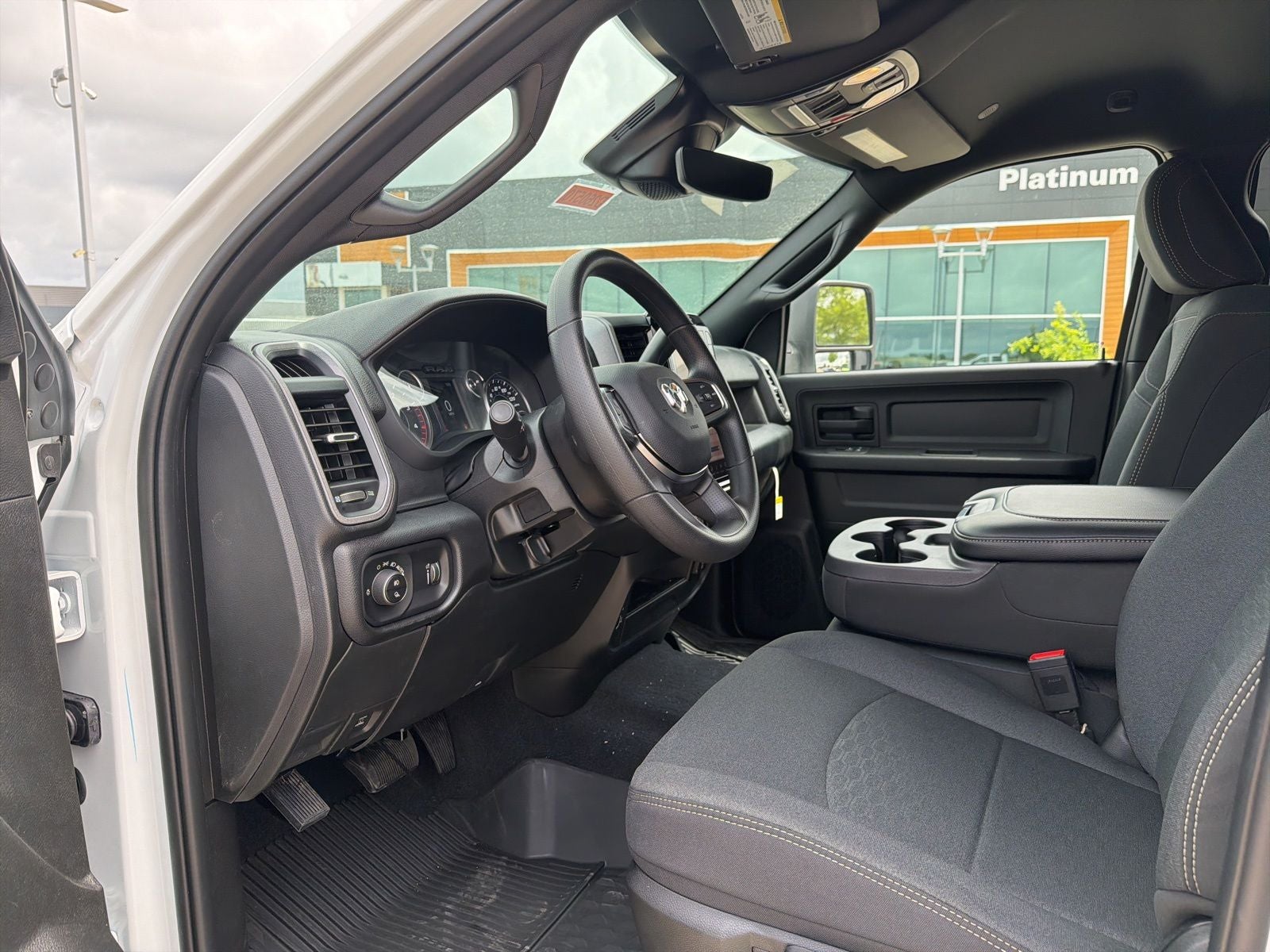2026 RAM Ram 2500 RAM 2500 BLACK EXPRESS CREW CAB 4X4 6'4' BOX