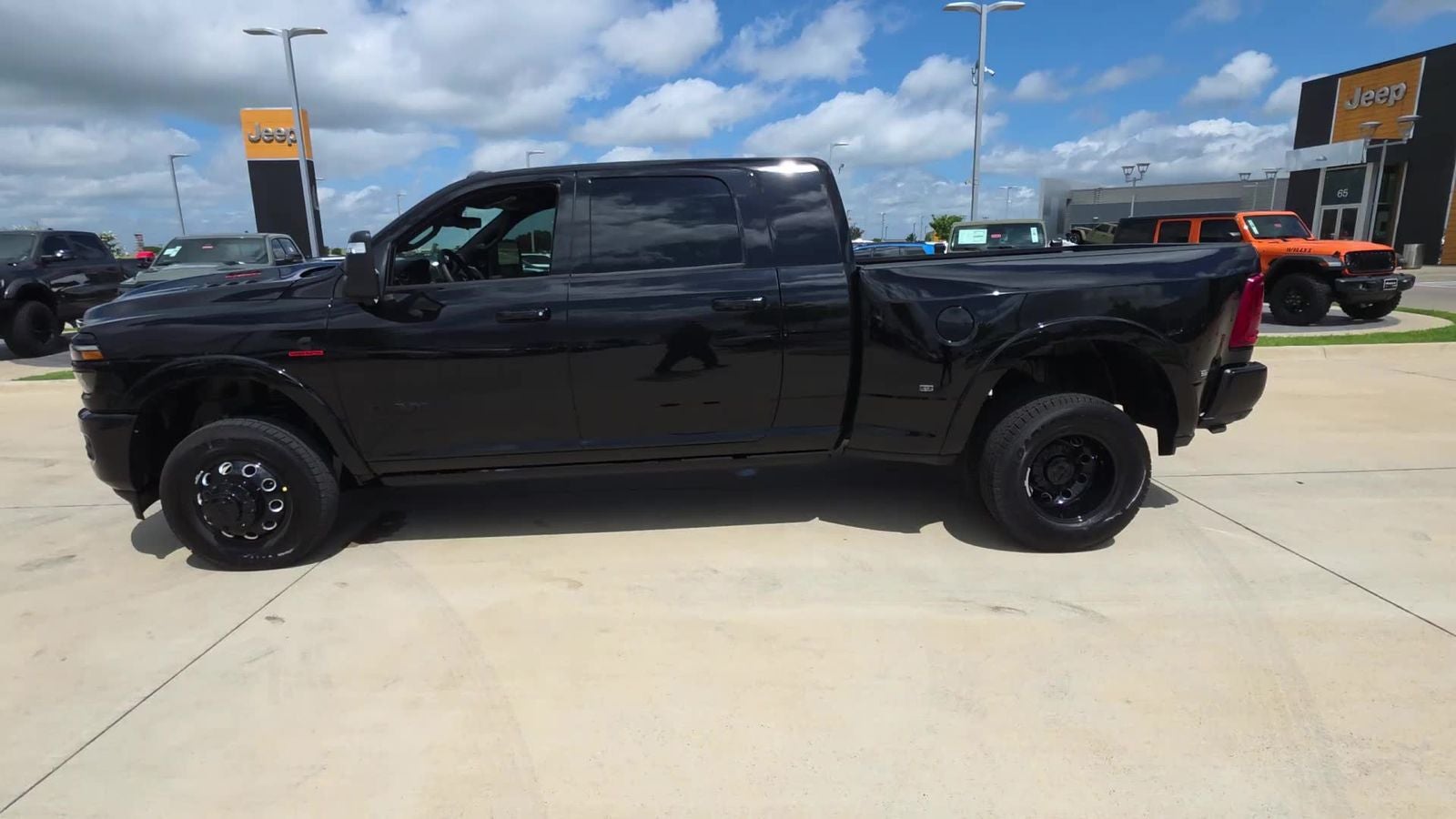2026 RAM Ram 3500 RAM 3500 LIMITED MEGA CAB 4X4 6'4' BOX