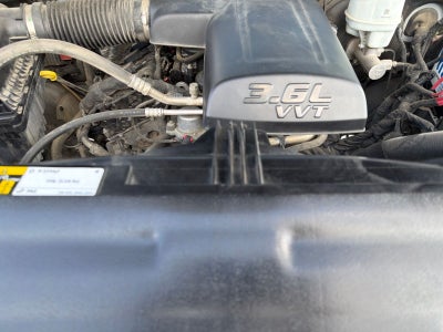 2023 RAM 1500 Classic SLT Crew Cab 4x4 5'7' Box