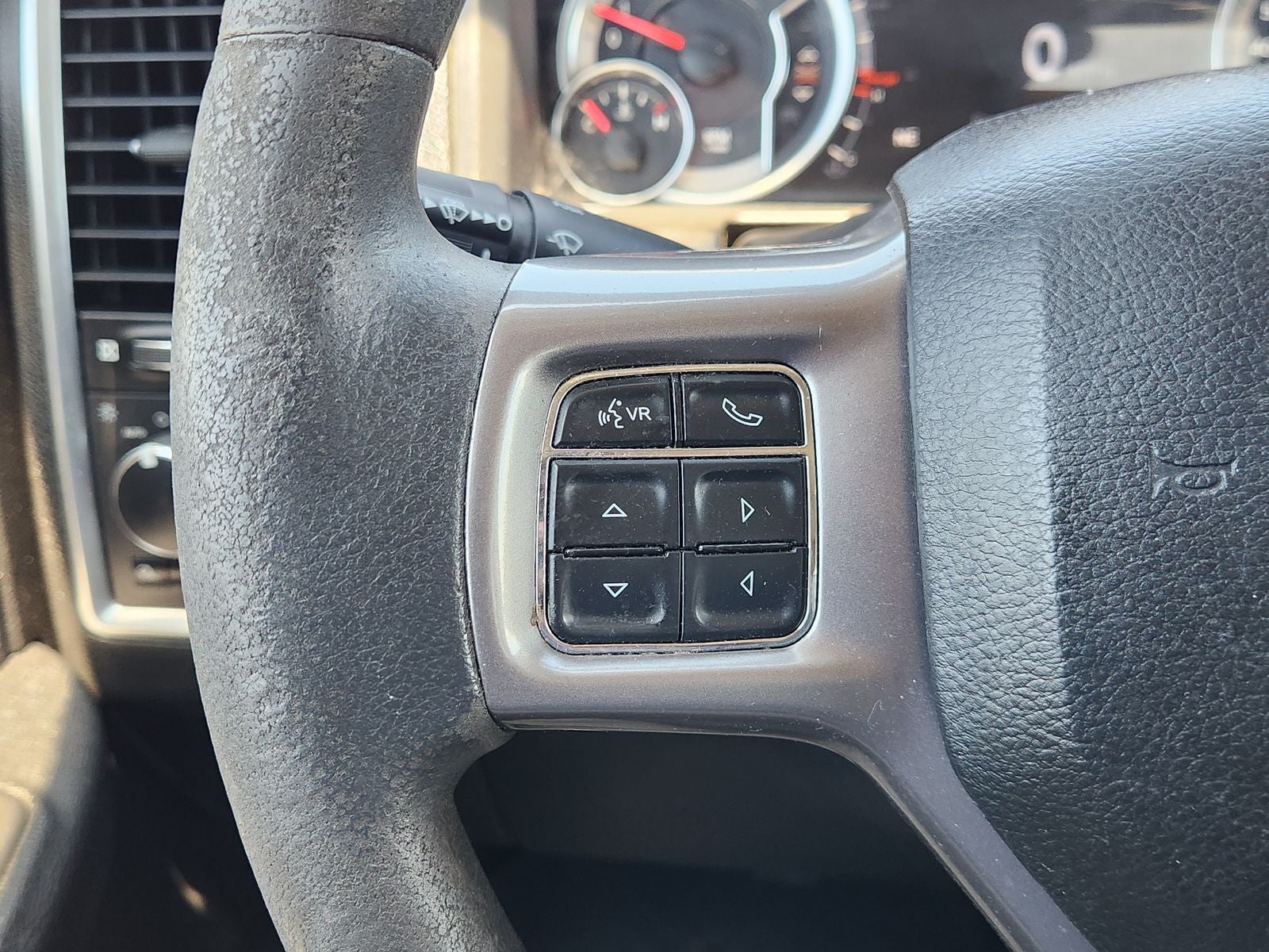 2023 RAM 1500 Classic SLT Crew Cab 4x4 5'7' Box