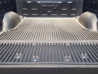 2023 RAM 1500 Classic SLT Crew Cab 4x4 5'7' Box