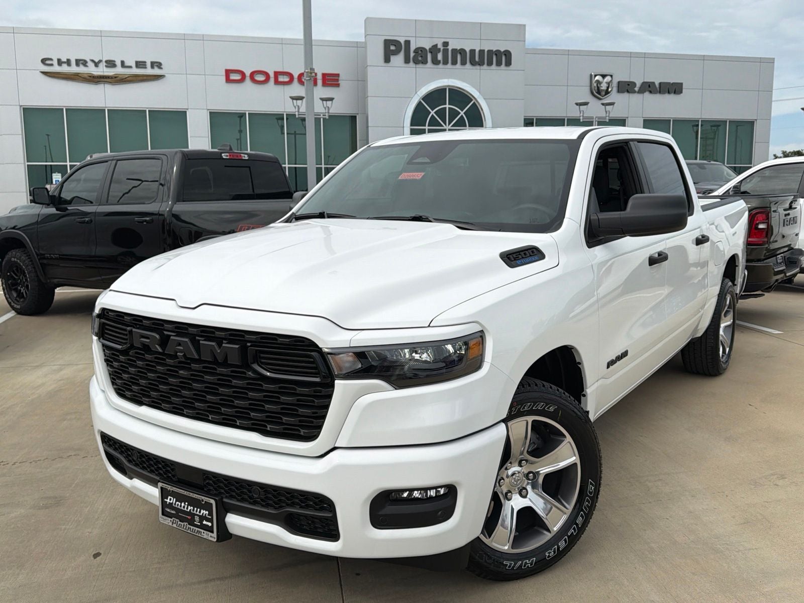 2026 RAM Ram 1500 RAM 1500 EXPRESS CREW CAB 4X2 5'7' BOX