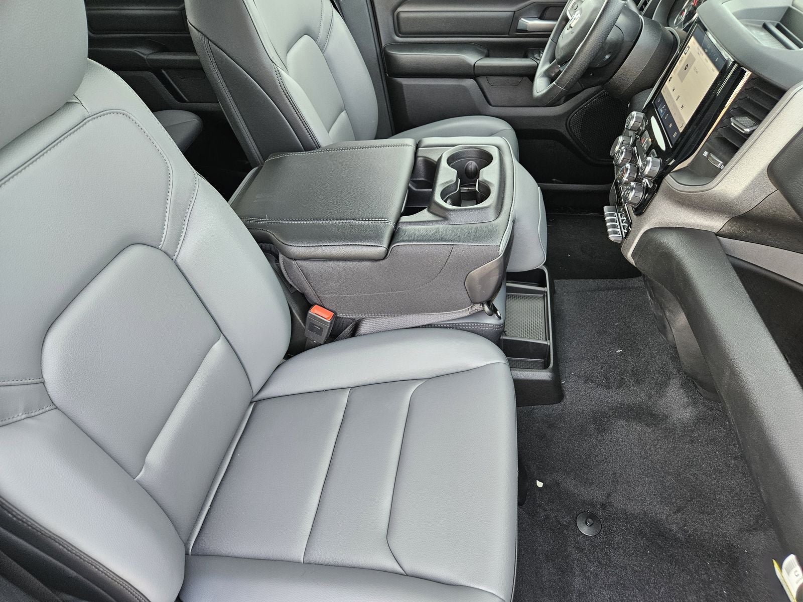 2026 RAM Ram 1500 RAM 1500 TRADESMAN CREW CAB 4X2 5'7' BOX