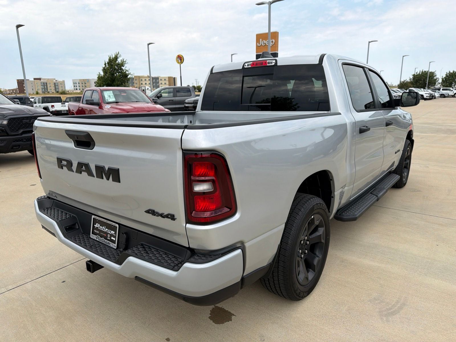 2026 RAM Ram 1500 RAM 1500 EXPRESS CREW CAB 4X4 5'7' BOX