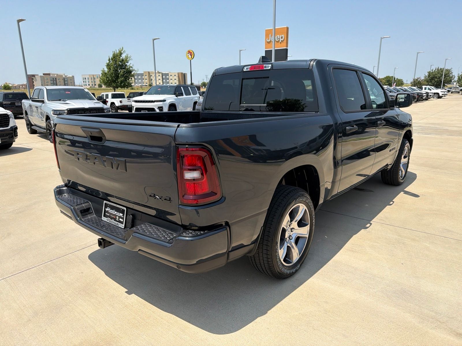 2026 RAM Ram 1500 RAM 1500 EXPRESS CREW CAB 4X4 5'7' BOX