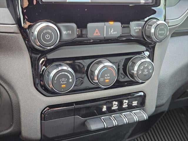 2026 RAM Ram 1500 RAM 1500 TRADESMAN CREW CAB 4X4 5'7' BOX