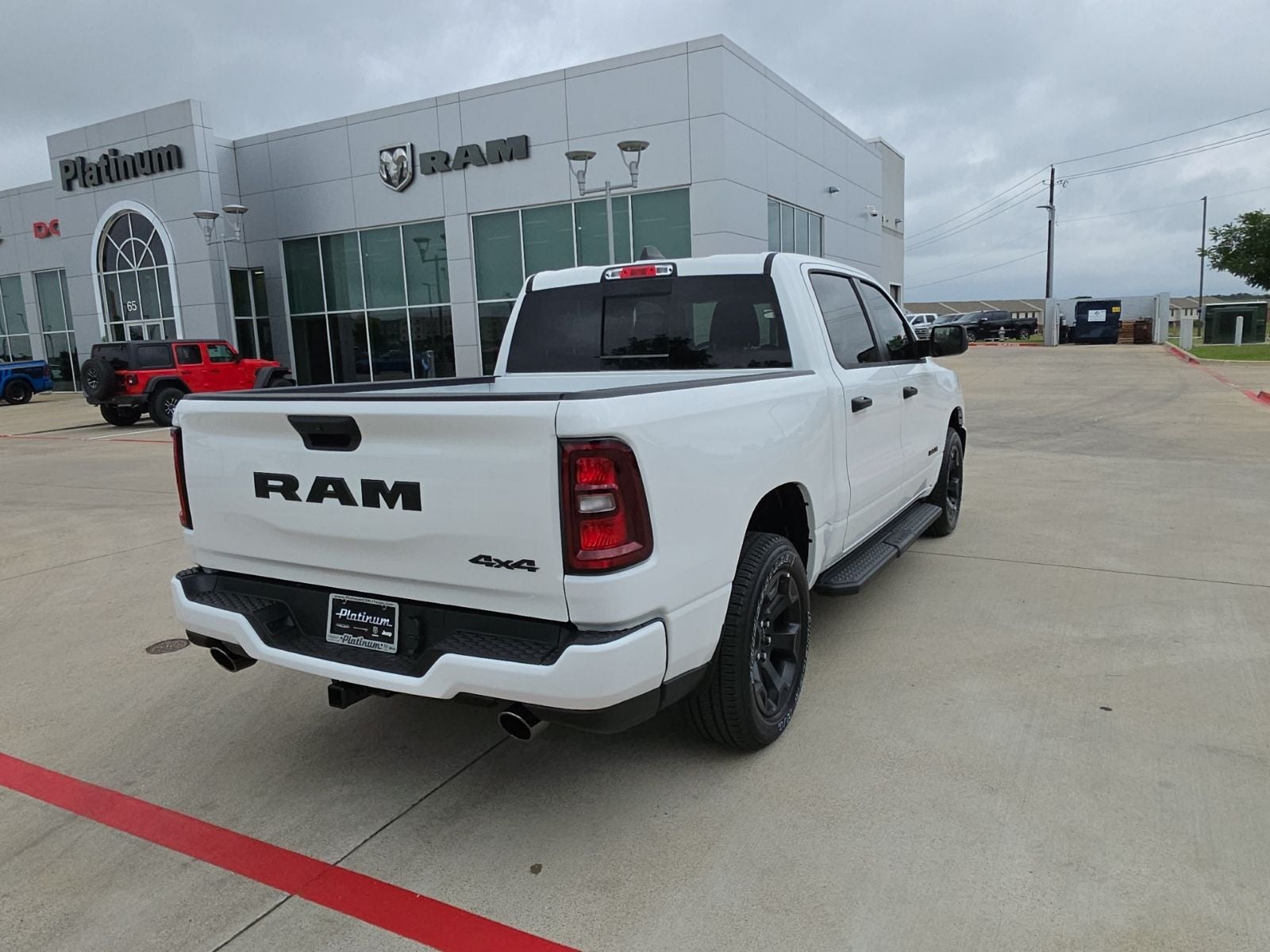 2026 RAM Ram 1500 RAM 1500 EXPRESS CREW CAB 4X4 5'7' BOX