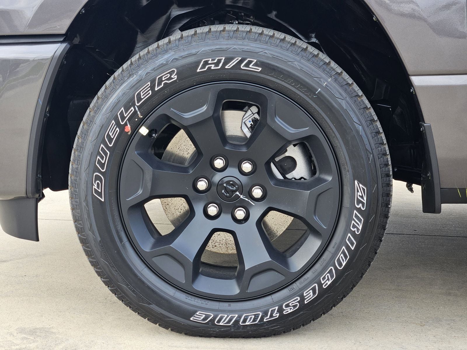 2026 RAM Ram 1500 Express Crew Cab 4x4 5'7' Box