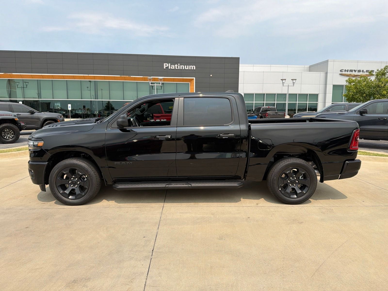 2026 RAM Ram 1500 RAM 1500 EXPRESS CREW CAB 4X4 5'7' BOX