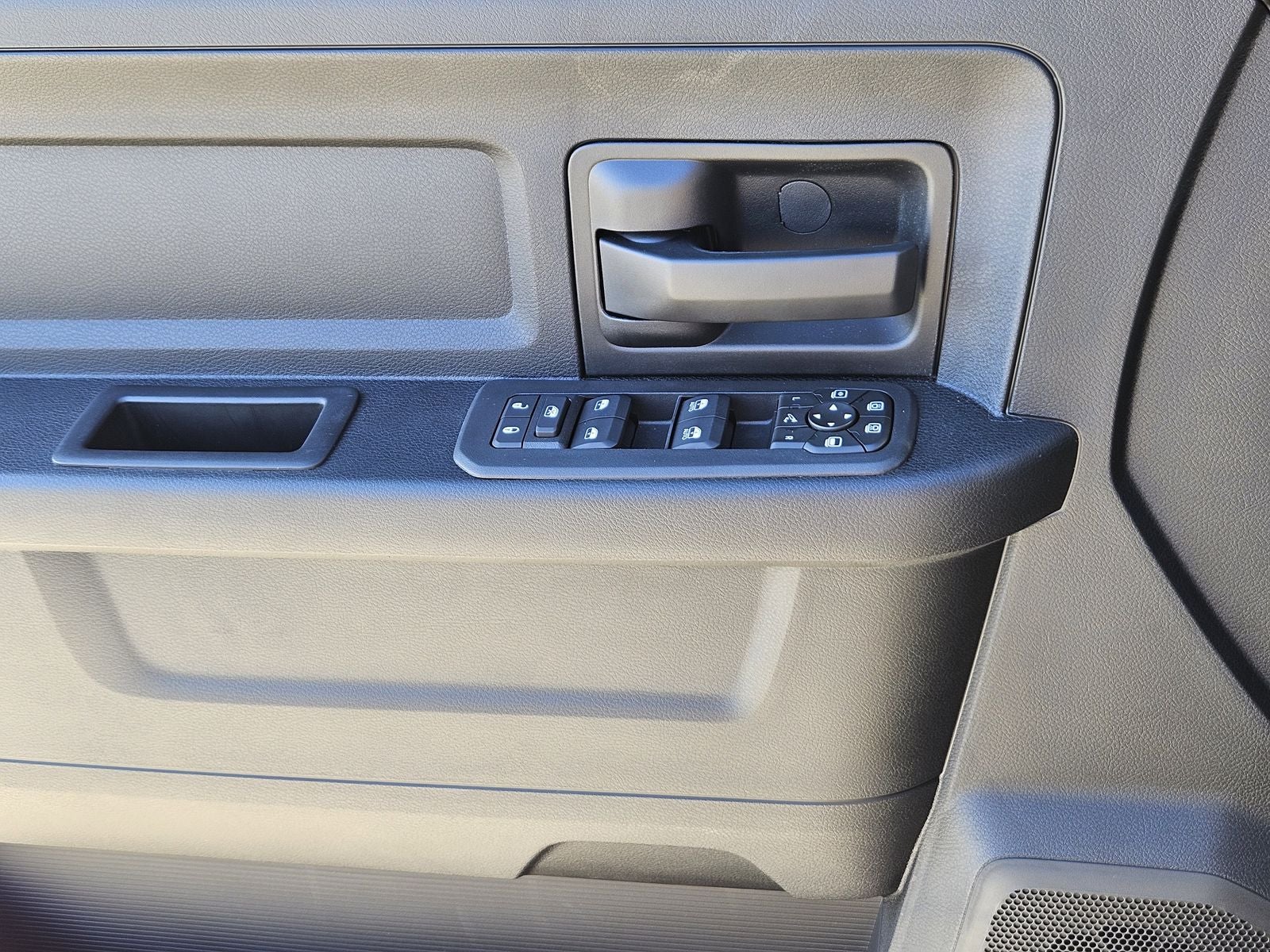 2026 RAM Ram 2500 RAM 2500 BLACK EXPRESS CREW CAB 4X4 6'4' BOX