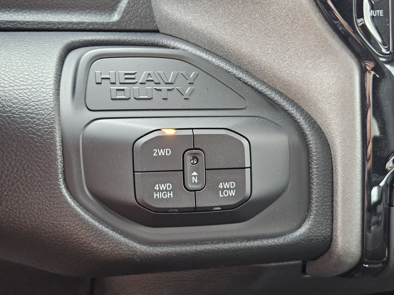 2026 RAM Ram 2500 RAM 2500 BLACK EXPRESS CREW CAB 4X4 6'4' BOX