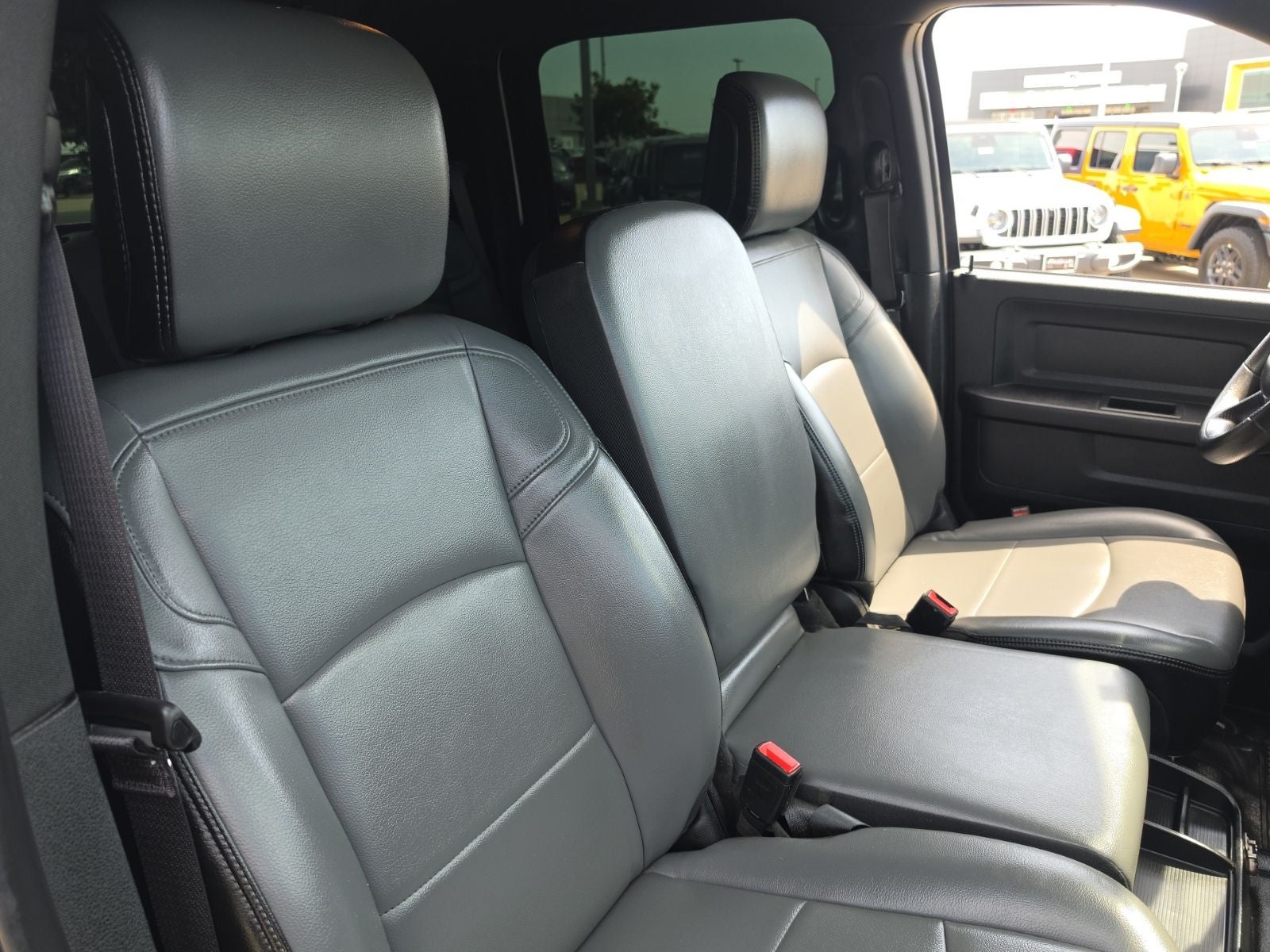 2022 RAM Ram 2500 Tradesman Crew Cab 4x4 8' Box