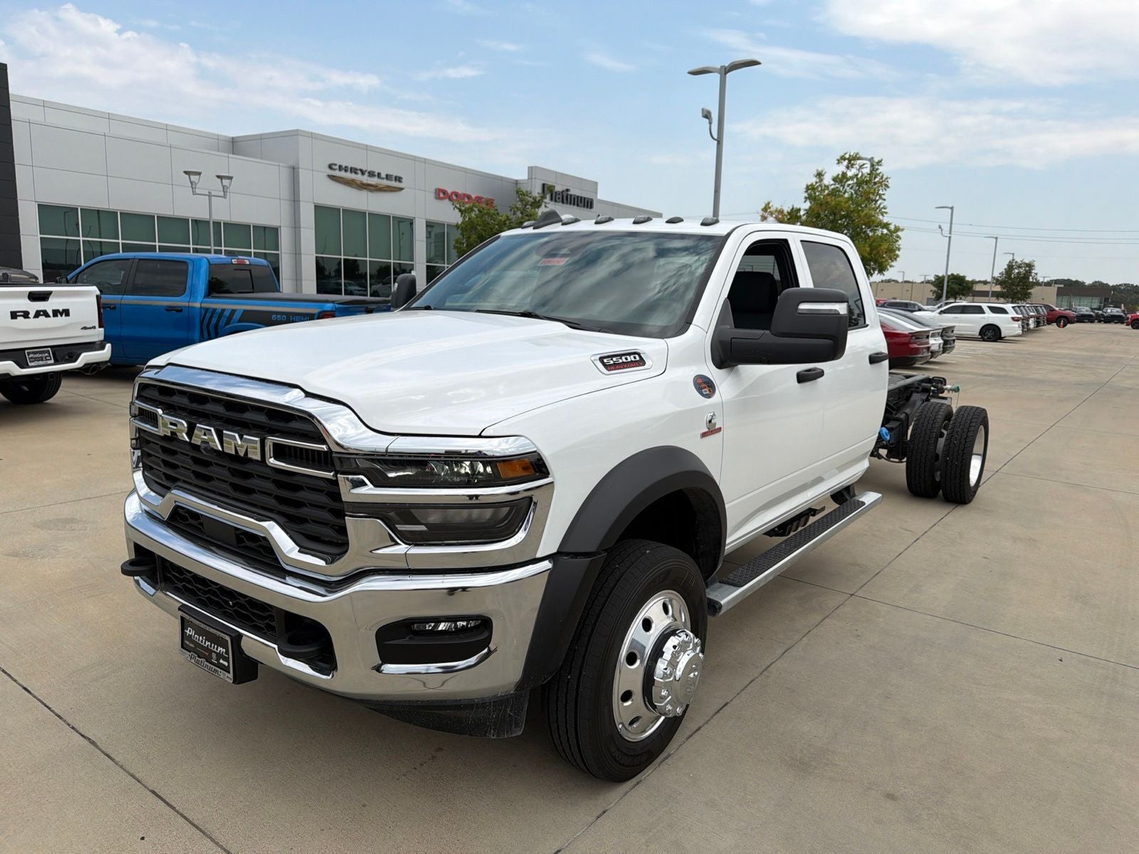 2026 RAM Ram 5500 Chassis Cab RAM 5500 TRADESMAN CHASSIS CREW CAB 4X4 84' CA