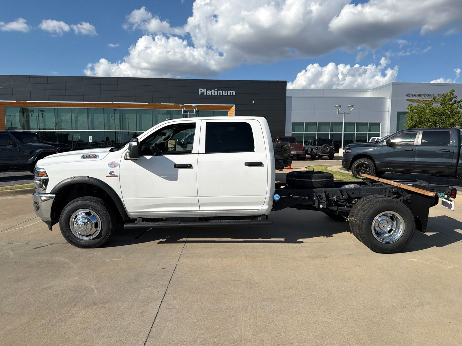 2026 RAM Ram 3500 Chassis Cab RAM 3500 TRADESMAN CREW CAB CHASSIS 4X4 60' CA