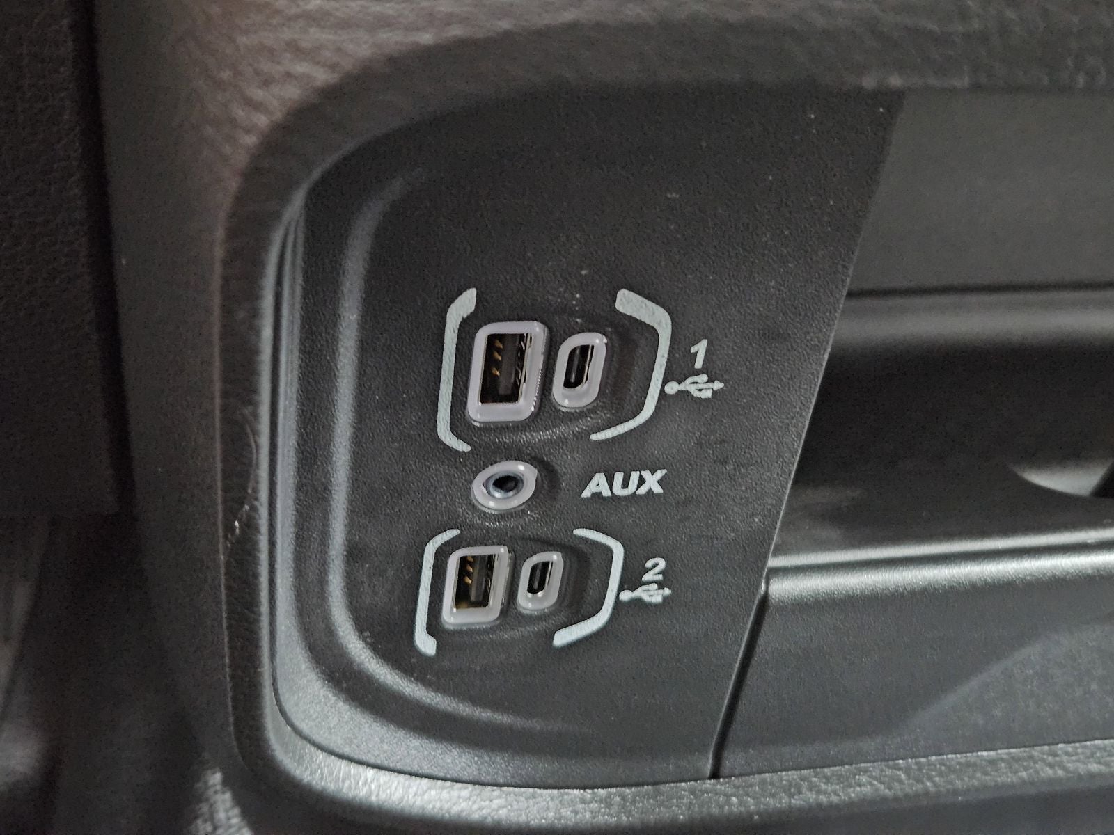 2025 RAM Ram 3500 Chassis Cab RAM 3500 TRADESMAN CREW CAB CHASSIS 4X4 60' CA