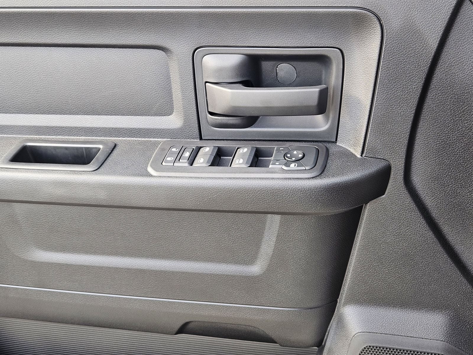 2025 RAM Ram 3500 Chassis Cab RAM 3500 TRADESMAN CREW CAB CHASSIS 4X4 60' CA