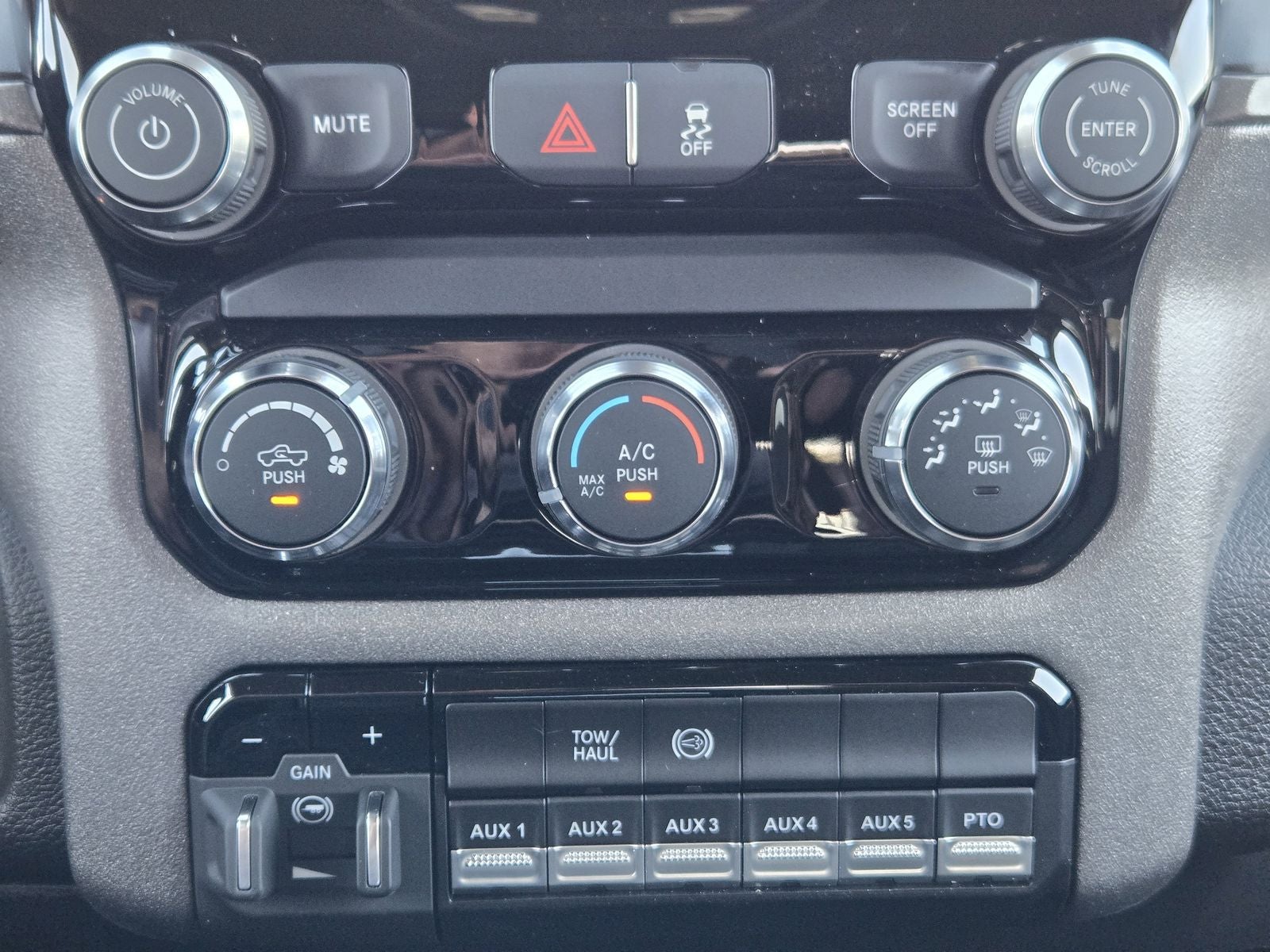 2026 RAM Ram 3500 Chassis Cab RAM 3500 TRADESMAN CREW CAB CHASSIS 4X4 60' CA