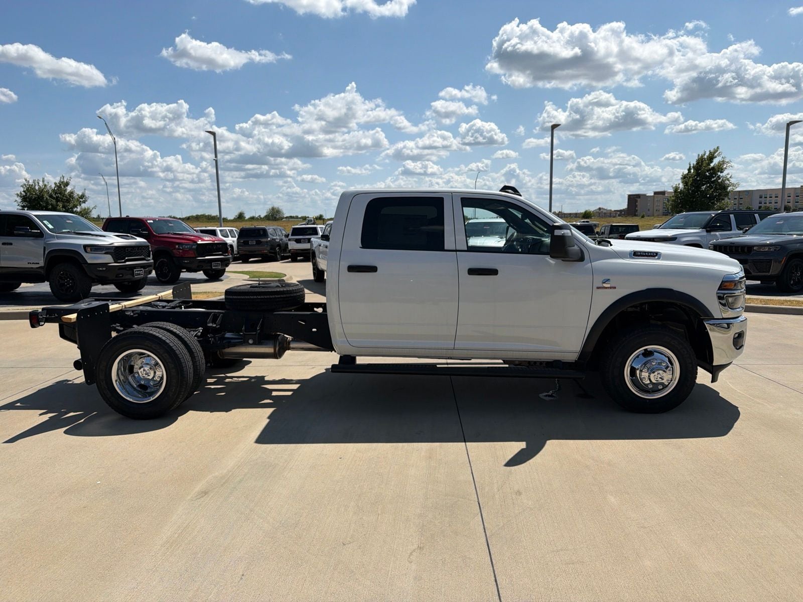 2026 RAM Ram 3500 Chassis Cab RAM 3500 TRADESMAN CREW CAB CHASSIS 4X4 60' CA