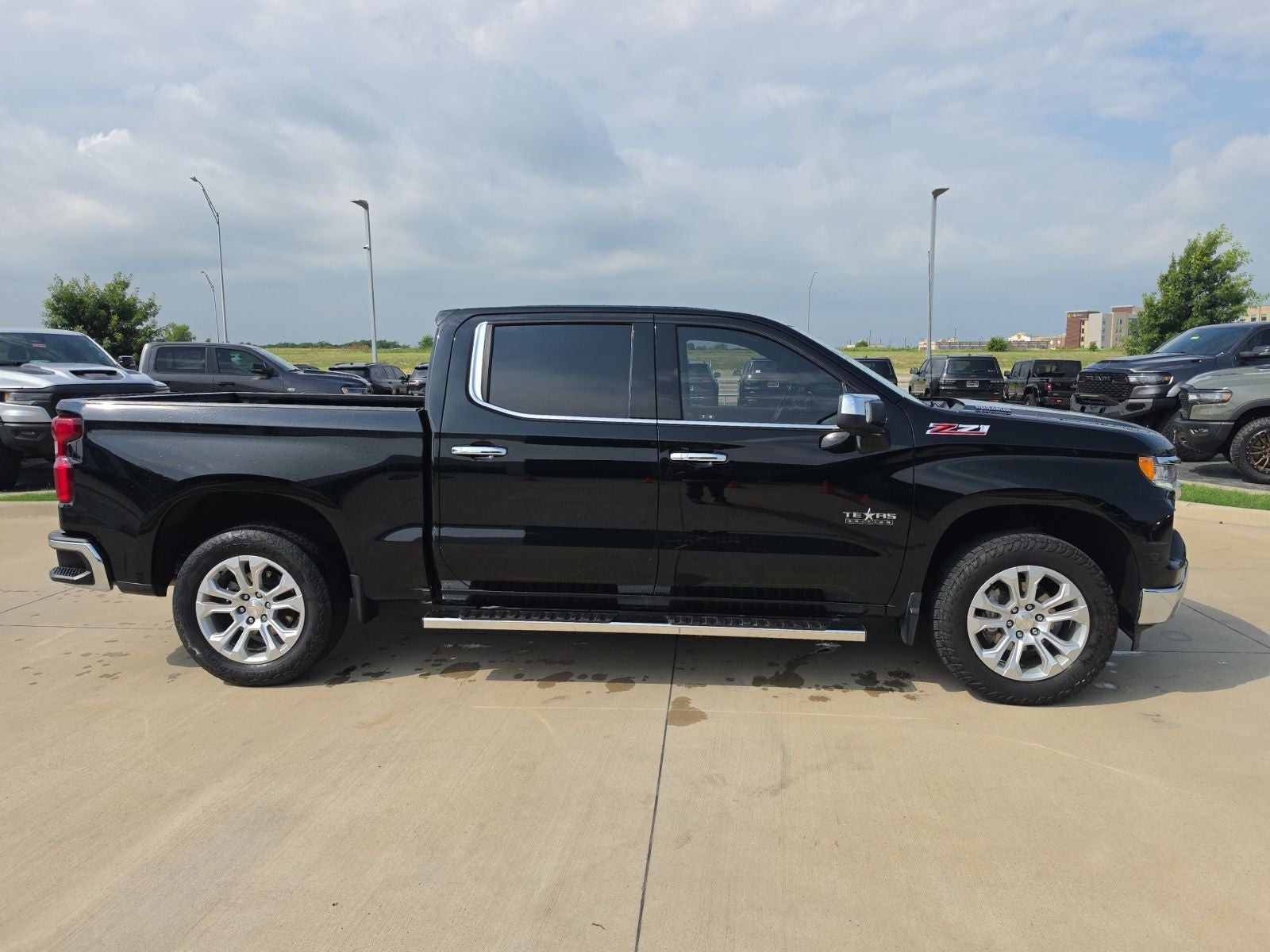 2023 Chevrolet Silverado 1500 4WD Crew Cab Short Bed LTZ