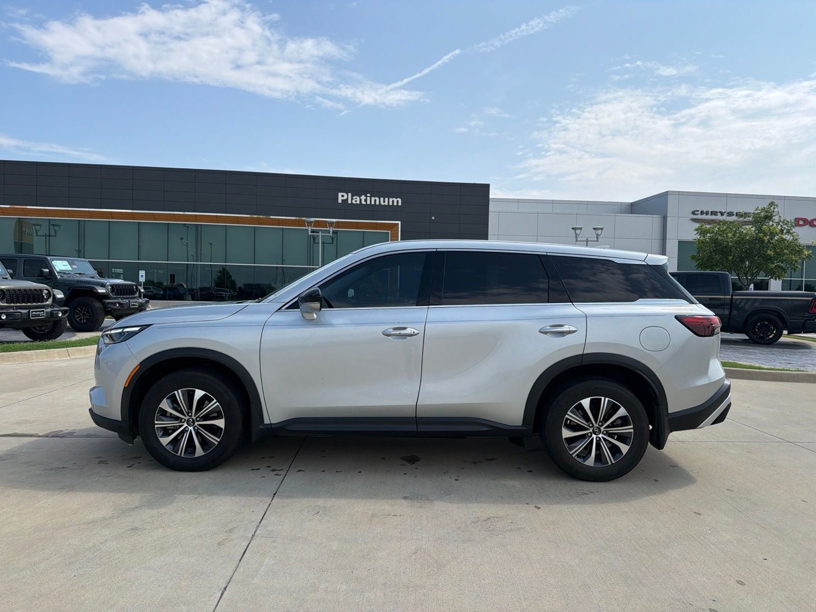 2023 INFINITI QX60 PURE