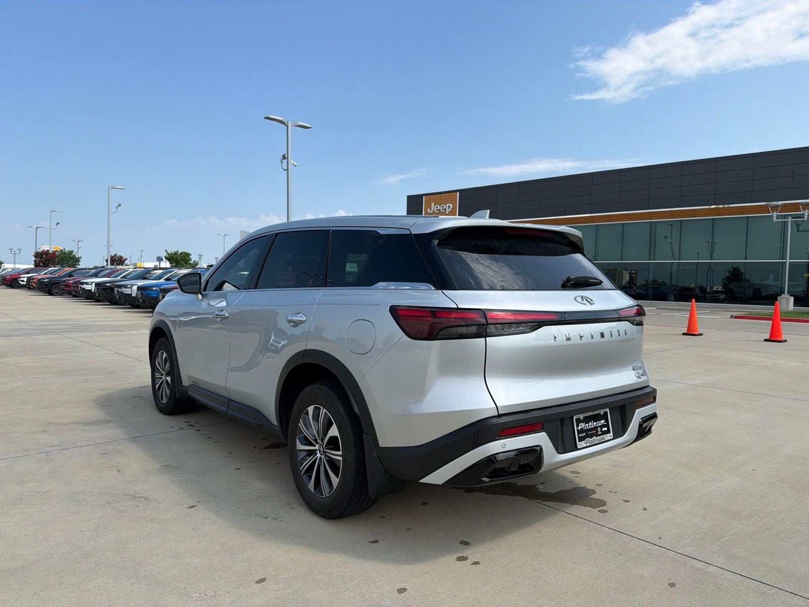 2023 INFINITI QX60 PURE
