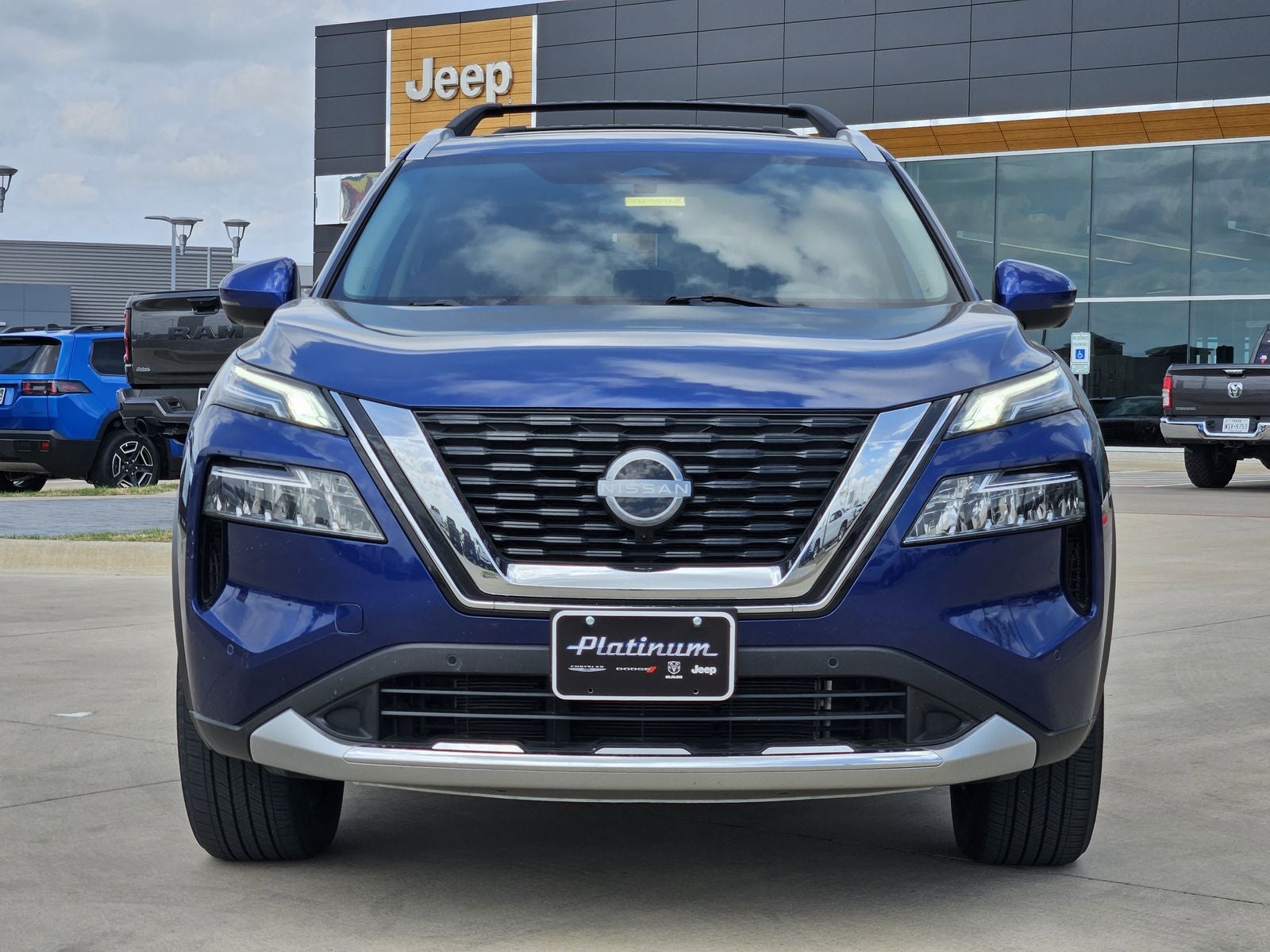 2023 Nissan Rogue Platinum FWD