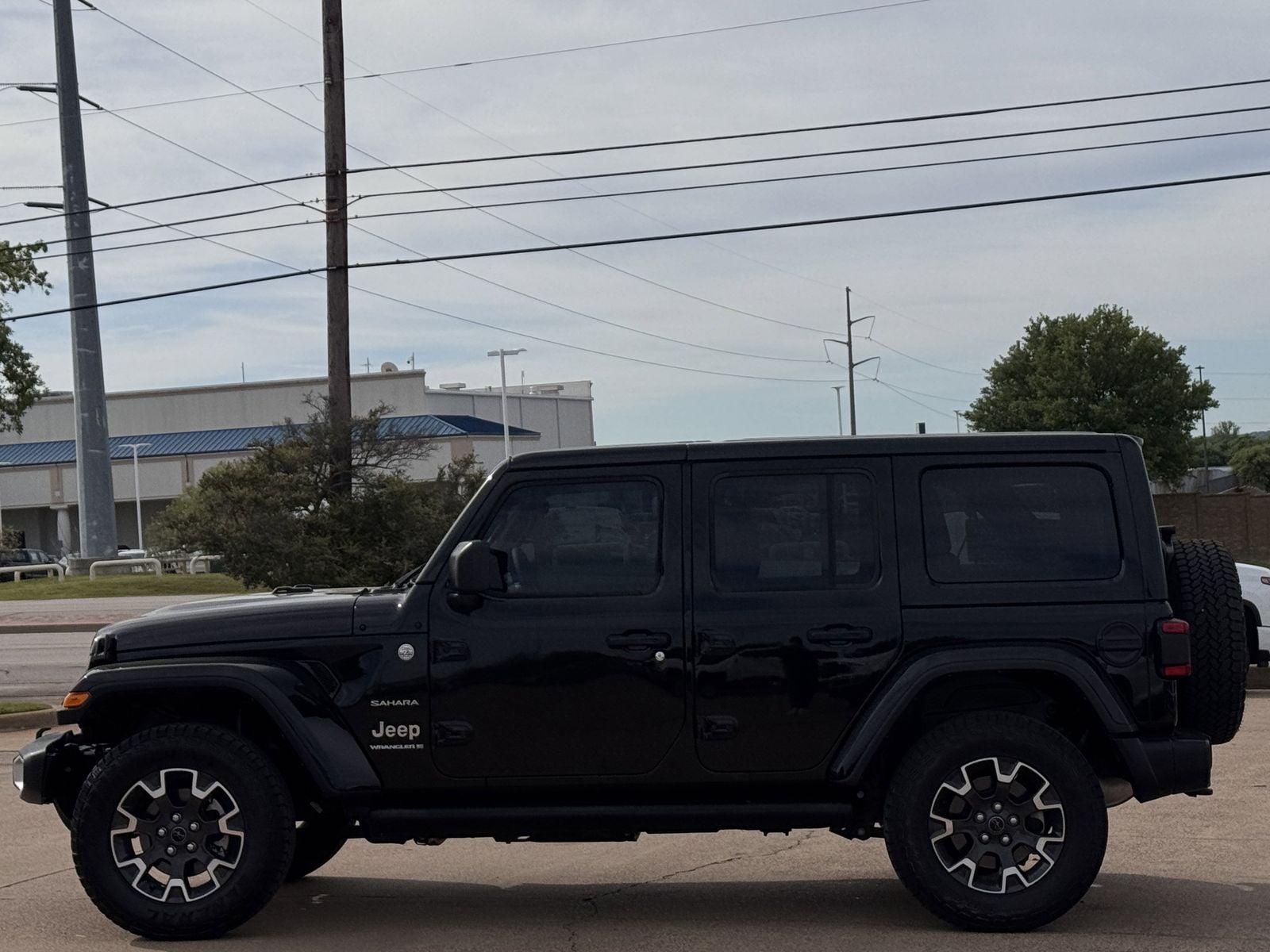 2024 Jeep Wrangler Sahara