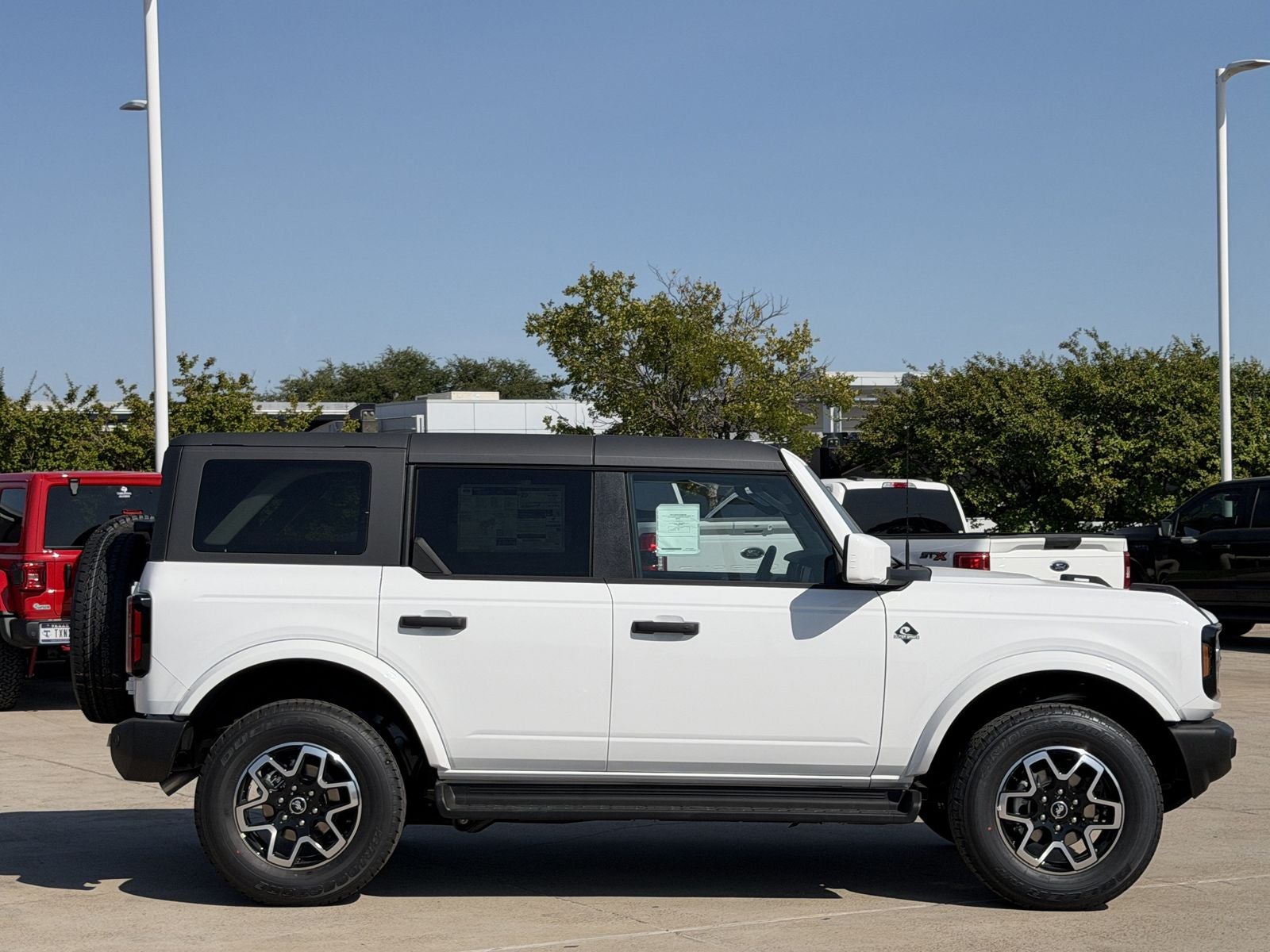2026 Ford Bronco Outer Banks