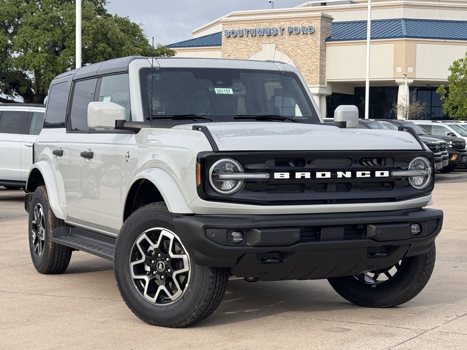 2026 Ford Bronco Outer Banks