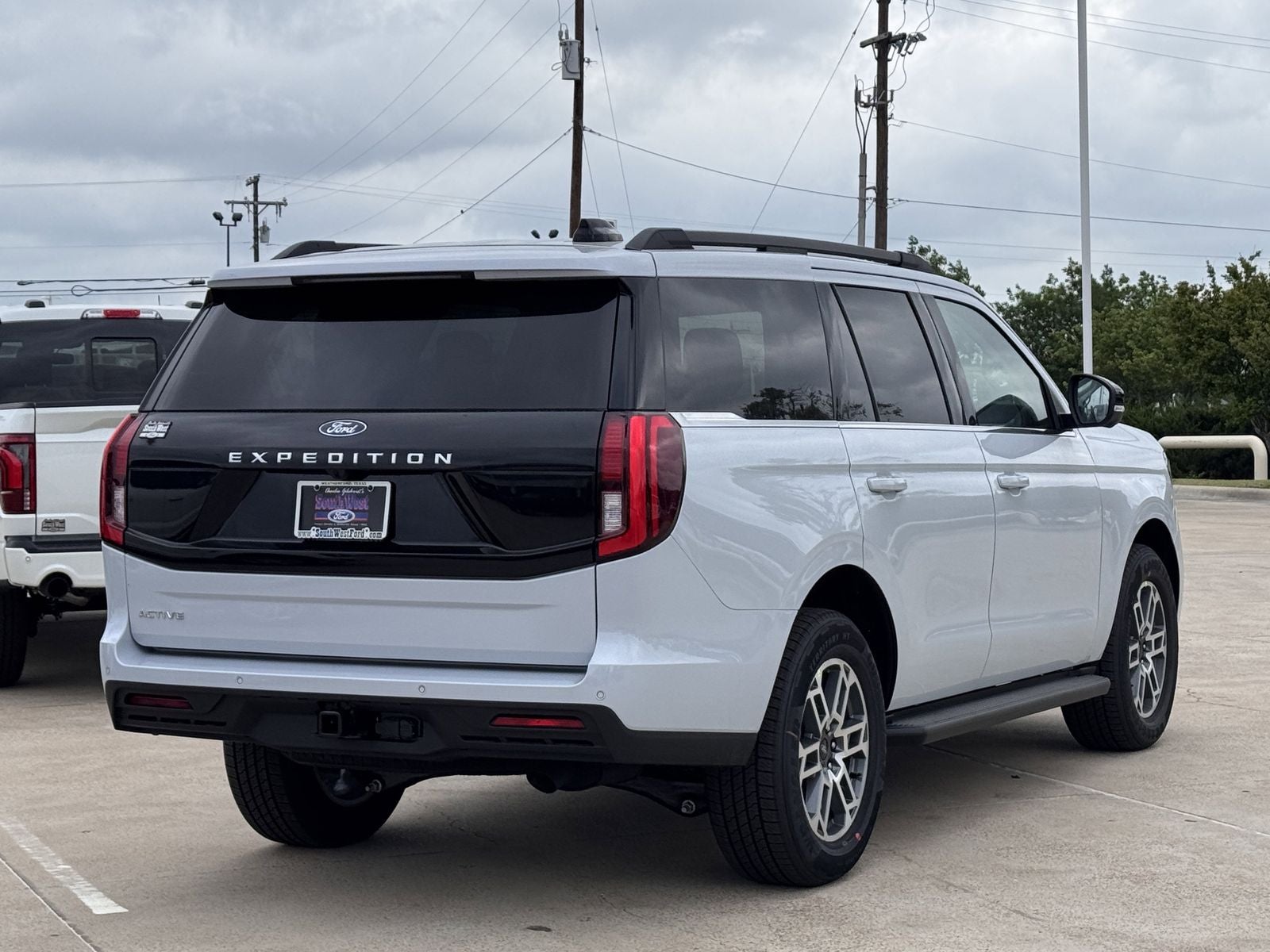 2026 Ford Expedition Active
